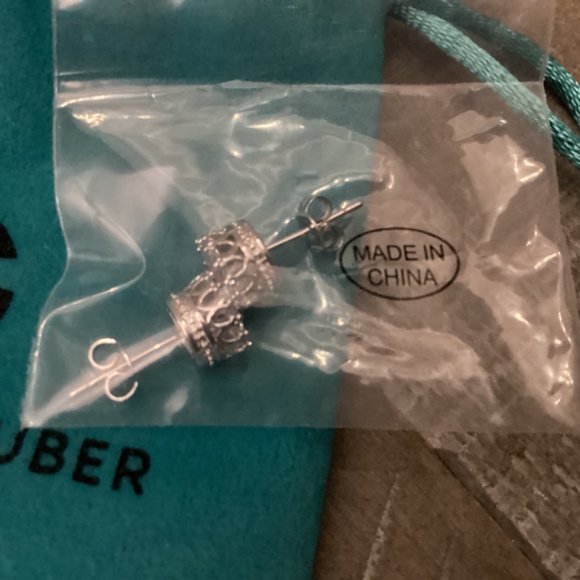 RACHEL GLAUBER Elegant Sterling Silver Royal Princess Round Stud Earrings - Picture 4 of 8